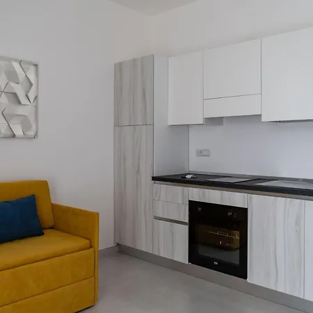 Diletta Residence, Con Piscina Lejlighedshotel *